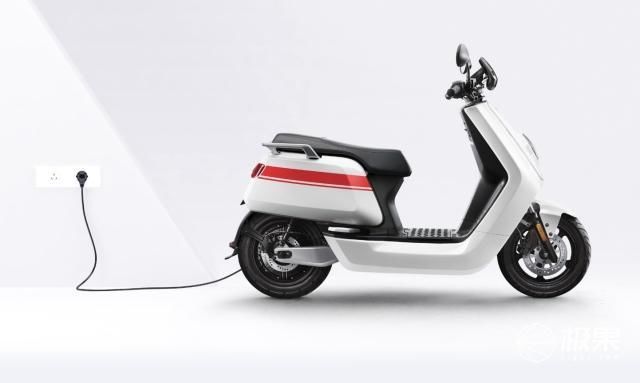 小牛发布两款新车:续航130km动力刚猛,能上快