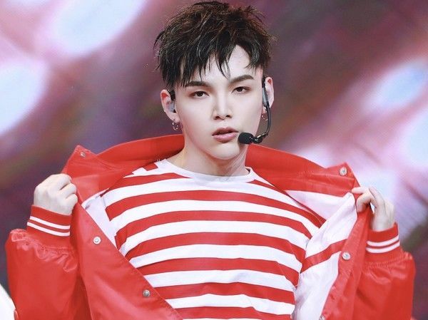 蔡徐坤筷子腿范丞丞胖20斤还有朱正廷12岁腹