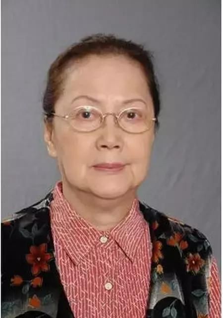 年轻的时候夏萍绝对是无线的演值担当之一,当家花旦之一