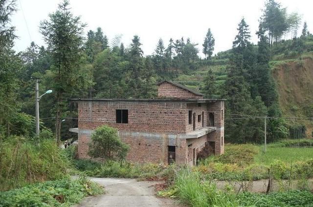 2018年宅基地新规,3类违建房暂不拆除,5类宅基