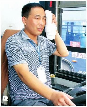 为什么公交车公司招司机难?10年老司机