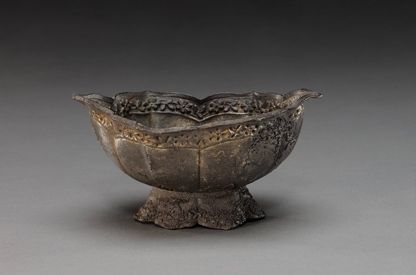 故宫首次为农民何刚办追思会,当年捐赠文物却要借钱去北京