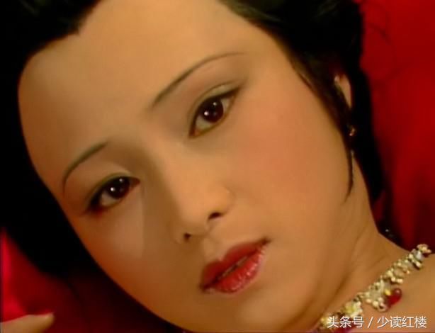 贾宝玉神游太虚幻境时,为何梦里与可卿云雨?