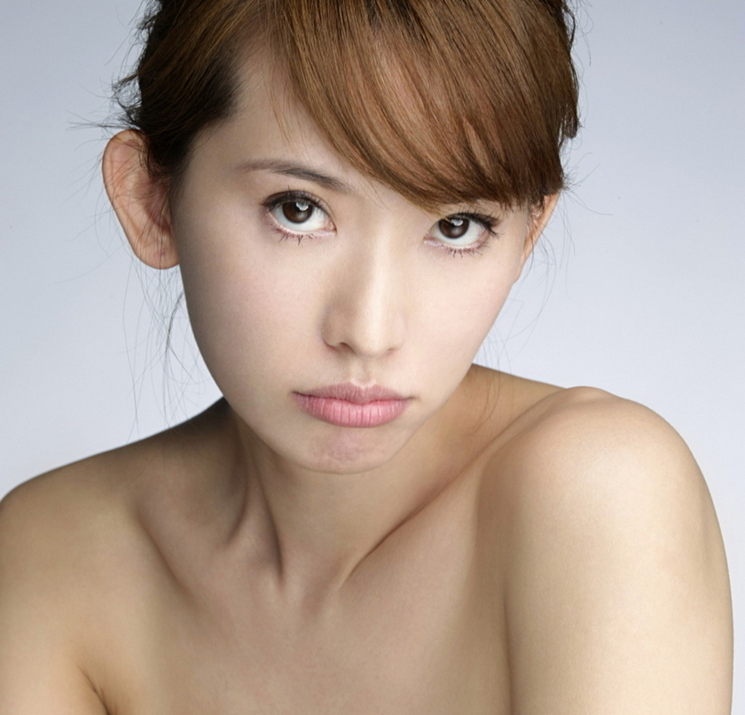 而熟知陈冠希骂人套路的网友也是戏称其深传欧美撕x模式，细数陈冠希过去骂过的人，大都被其直挂照片进行辱骂。