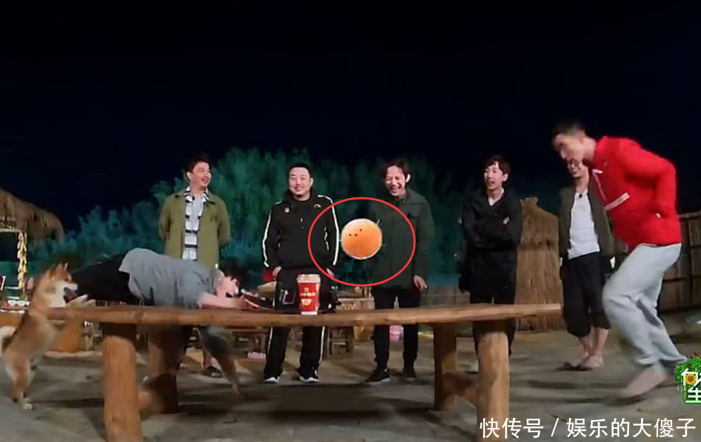 大华和武大靖打乒乓球,看得刘国梁怀疑人生,网