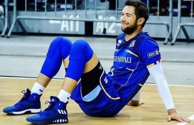 为江川疯狂打CALL,中国男排爆冷3:2击败世界