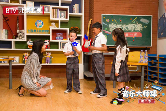 《音乐大师课》第三季谭维维暖心伴舞 迎来特别插班生