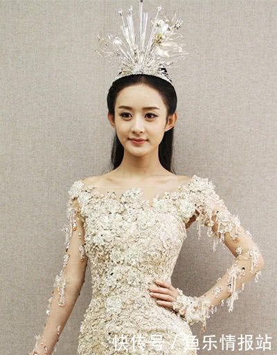 迪丽热巴与赵丽颖谁更受欢迎?看看她们头戴皇