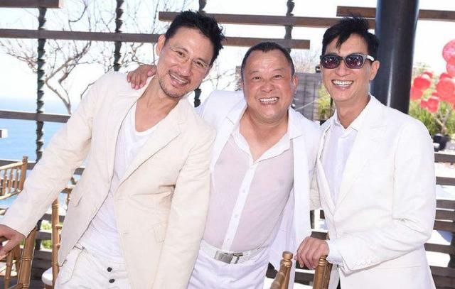 曾志伟圈内背景多厉害?700位明星为他庆生,香