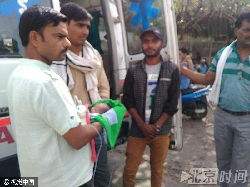 他说：“在我们结婚以后，非常高兴能够拥有第一个孩子。4月5日，宝宝出生了，心脏却在外面。”“我们被震惊了，从来没有见过这样的婴儿。”