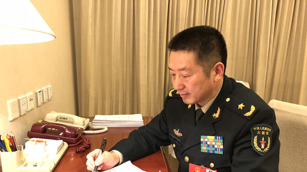 火箭军举行晋衔仪式：李军、程坚晋升中将