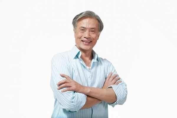 60岁大爷二婚娶貌美妻子 结婚不到三月被送医