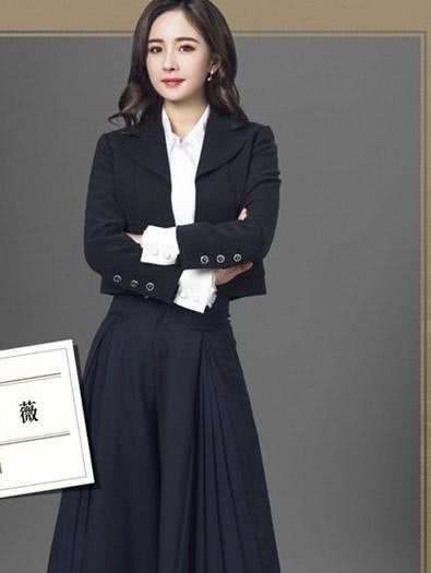 杨幂真是认真穿衣服!《谈判官》堪比时装剧,约