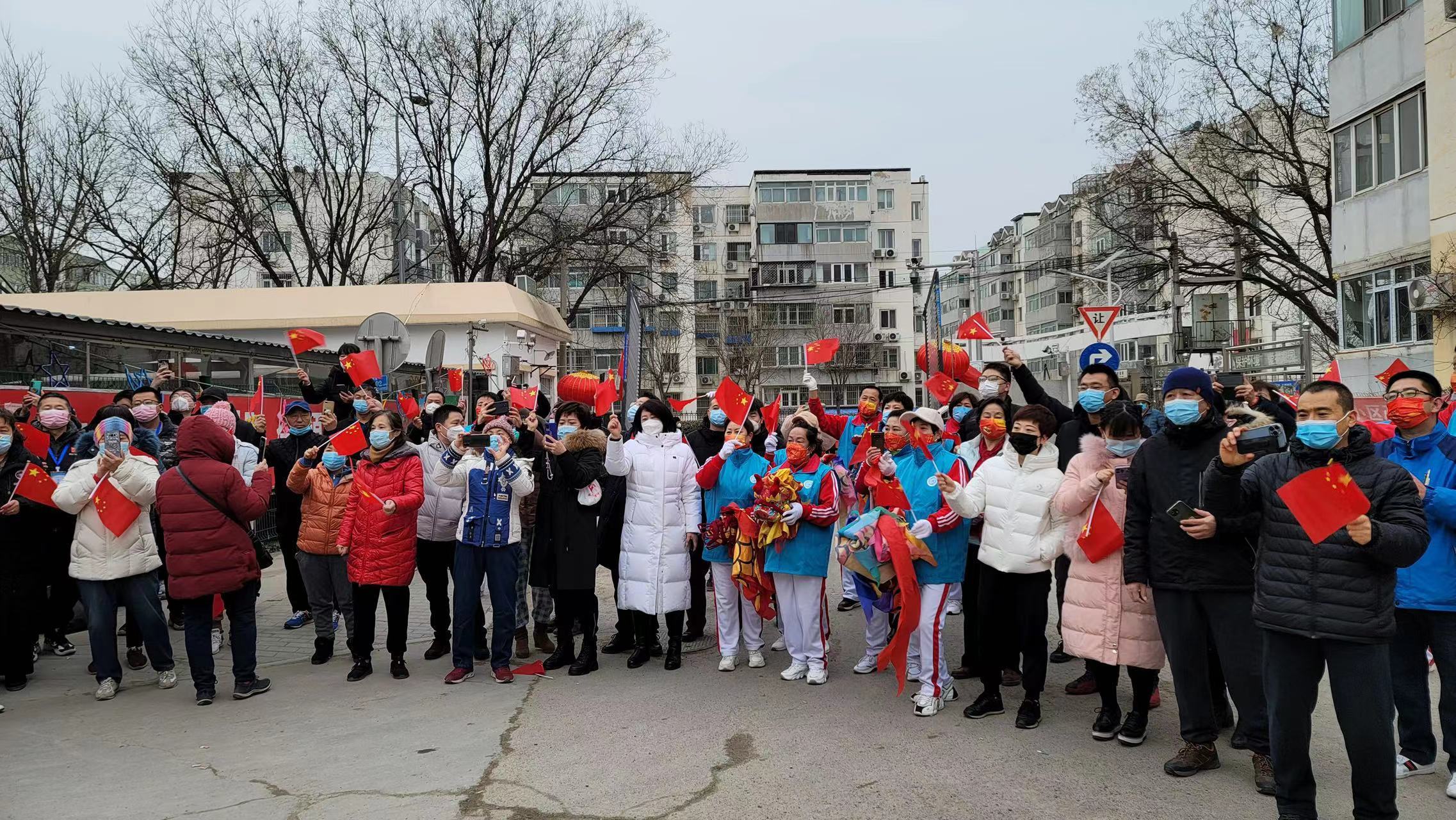 大兴区西红门宏福园小区解封！现场还发了冰墩墩！