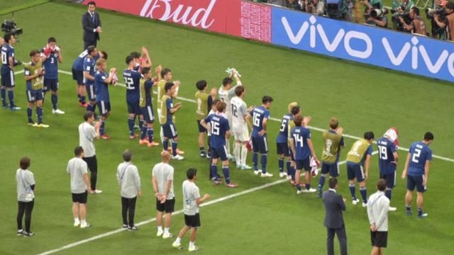 日本球员捶地痛哭,中国球迷:第一次有些心疼,但