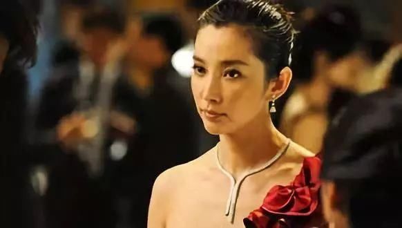 袁立点名直怼李冰冰华姨一姐正式开战!当年