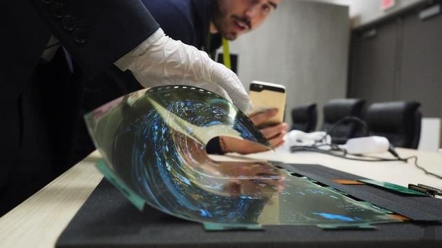 苹果正与京东方研发折叠OLED 屏幕?或成新iP