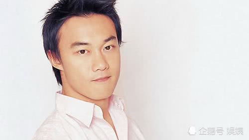 香港歌坛十大杰出男歌星排行榜:黄家驹第三,张