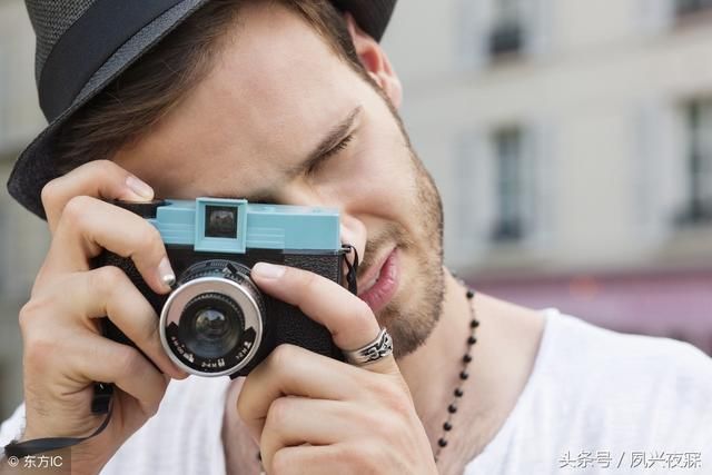 单反相机的快门次数怎么查