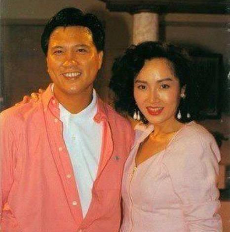 恬妞跟万梓良合作影视剧擦出火花, 最终发展成