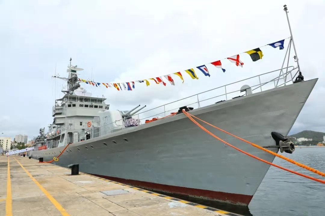 不舍!英雄兵送英雄舰 劈波斩浪34载 昭通舰退役