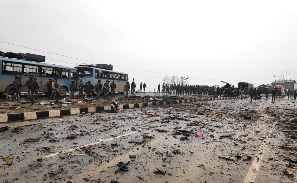 据报道，当地时间14日下午，约有2547名印度中央储备警察部队人员乘坐约78辆车从查谟前往斯利那加。