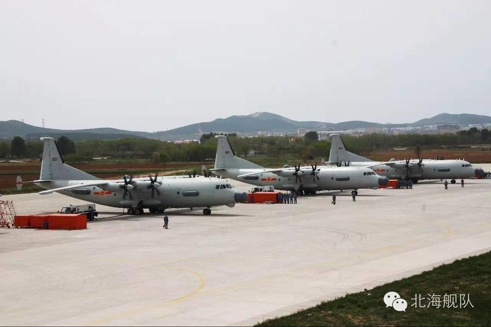 中国海军特种电子战机内部设施先进舒适