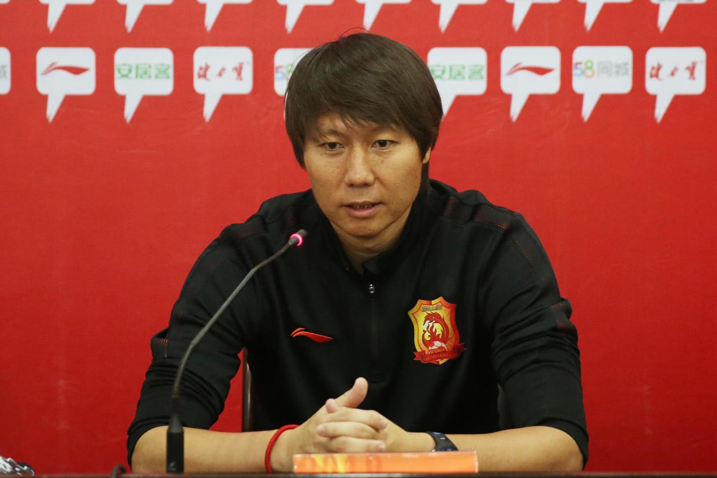 中超最执着主帅!20年发型从未改变,如今执教球