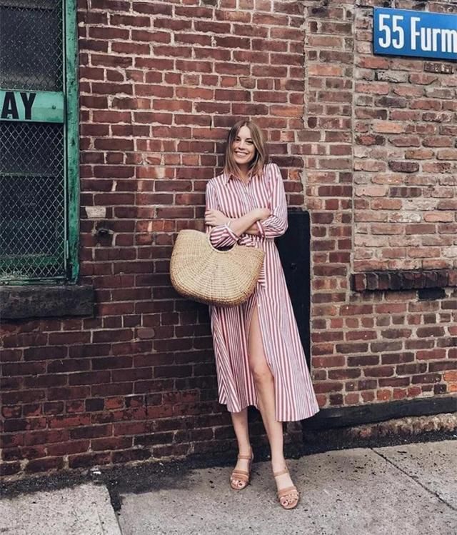 26岁邓紫棋和34岁唐嫣,同穿开叉裙,一个显瘦一