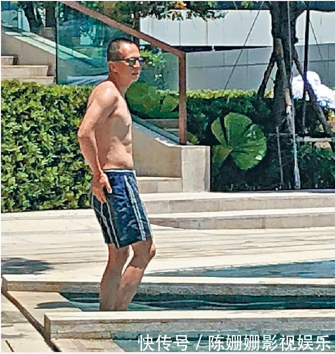 李泽楷懒理梁洛施复出传闻,携新欢曼谷玩水!网