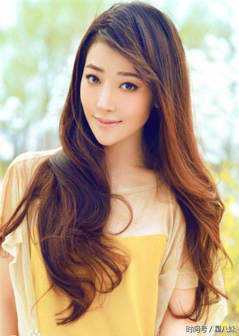 陈紫函身材火辣性感,有先天成名的条件,却无后天成名的机遇和幸运.