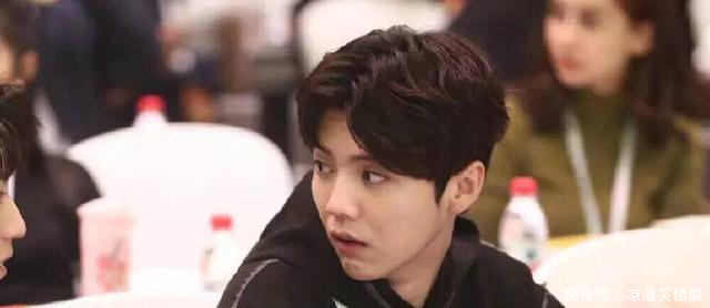 央视镜头下的明星,杨颖老10岁,杨幂颜值我服,吴