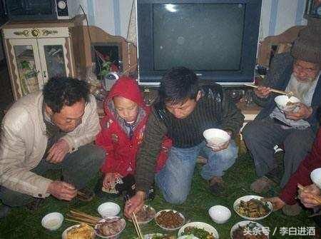 上就要过春节!90年代农村过年都是非常热闹热