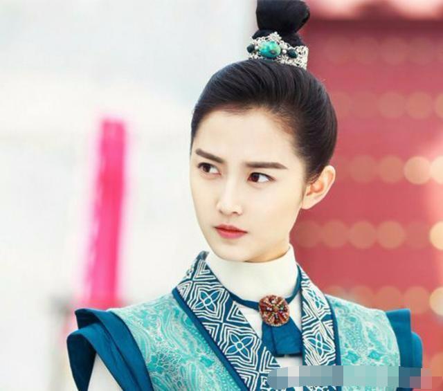 九大最美女扮男装,蒋欣第五张柏芝第四,第一至今无人超越?