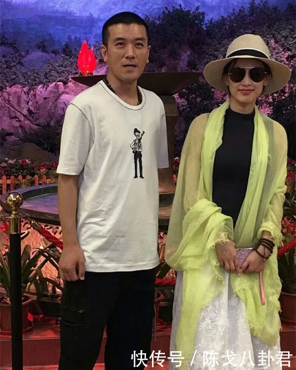 黄圣依杨子夫妇现身井冈山,夫妻二人同框黄圣