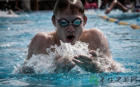 怎么学蛙泳抬头换气