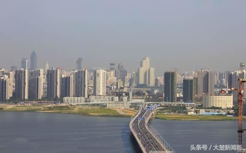 湖北最新城市排行榜,不看大小看实力