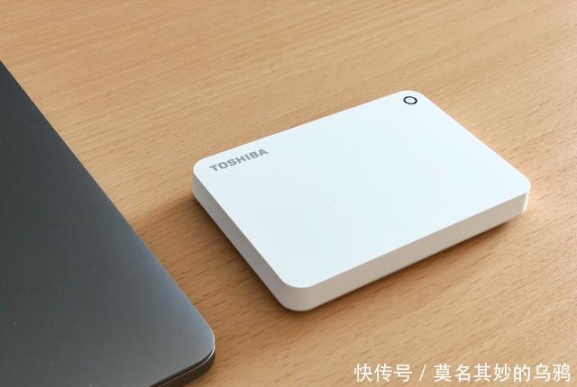 极简时尚兼顾高速稳定,东芝移动硬盘V9体验