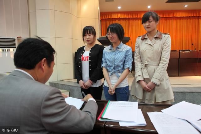 面试官:你的两腿之间有什么?女孩淡定回复,被