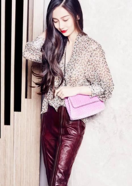 李玟穿皮裤给85分,杨颖穿皮裤给98分,而赵丽颖