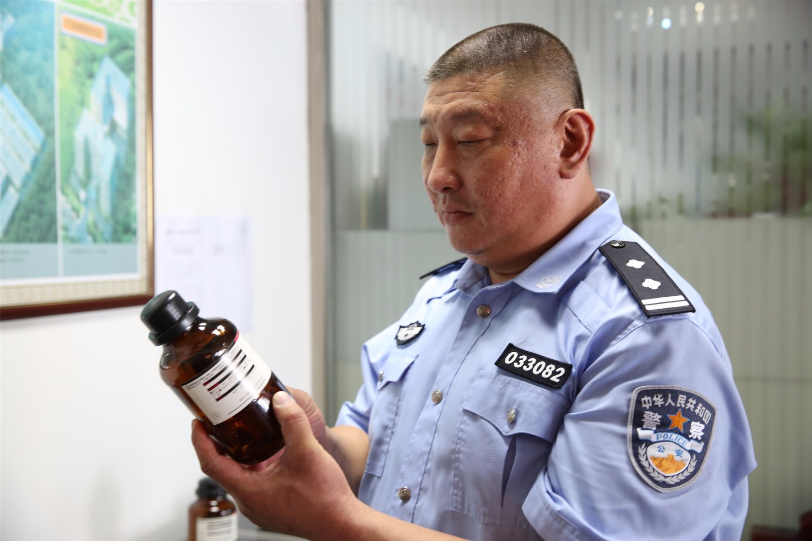 "缉毒英雄"十年风雨路-北京时间