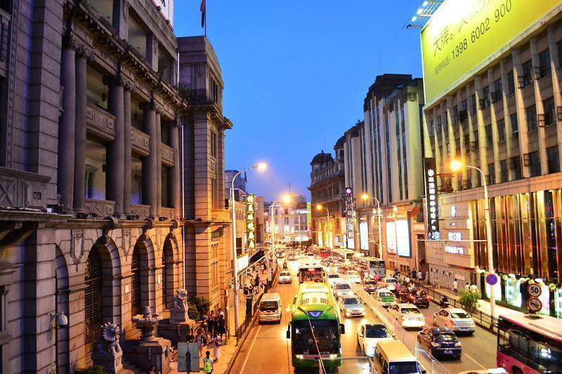 鉴赏:中国顶级步行街之武汉江汉路商业街