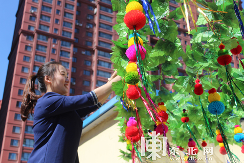 哈尔滨社区举办"端午节摘福粽情意"活动