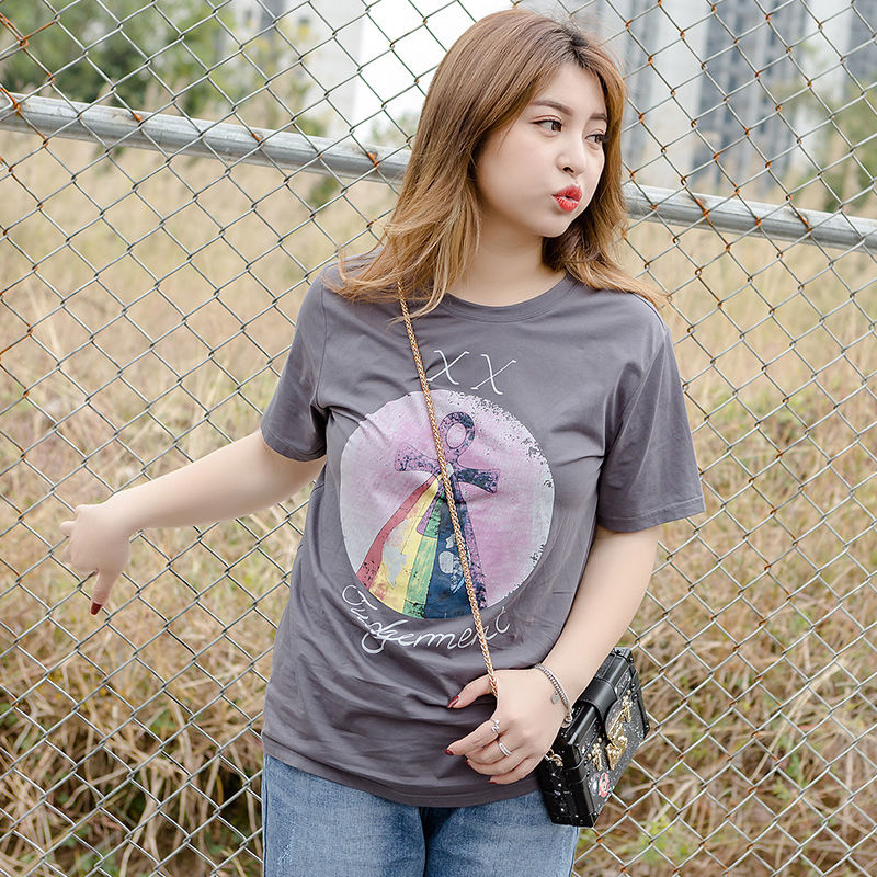 黑胖就别穿土气裙子,几款宽松小衫搭配短裤,1