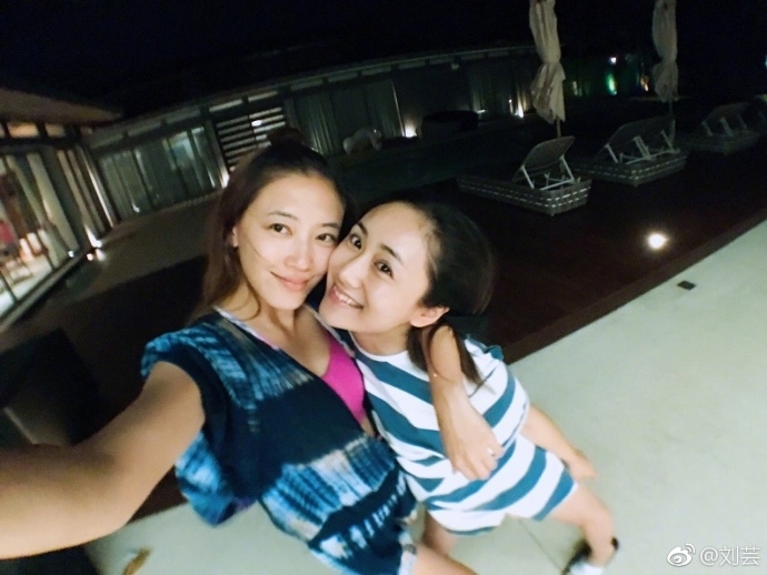 感情深!刘芸应采儿旅行嗨到不行 郑钧陈小春结伴玩音乐