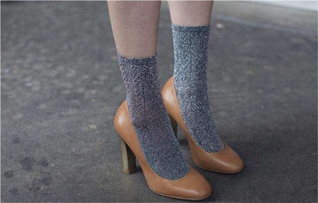 女明星穿高跟鞋不累有窍门,学这几个妙招,以后