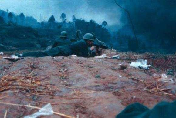 白岩沟围剿:2名歹徒被1516名公安和武警包围