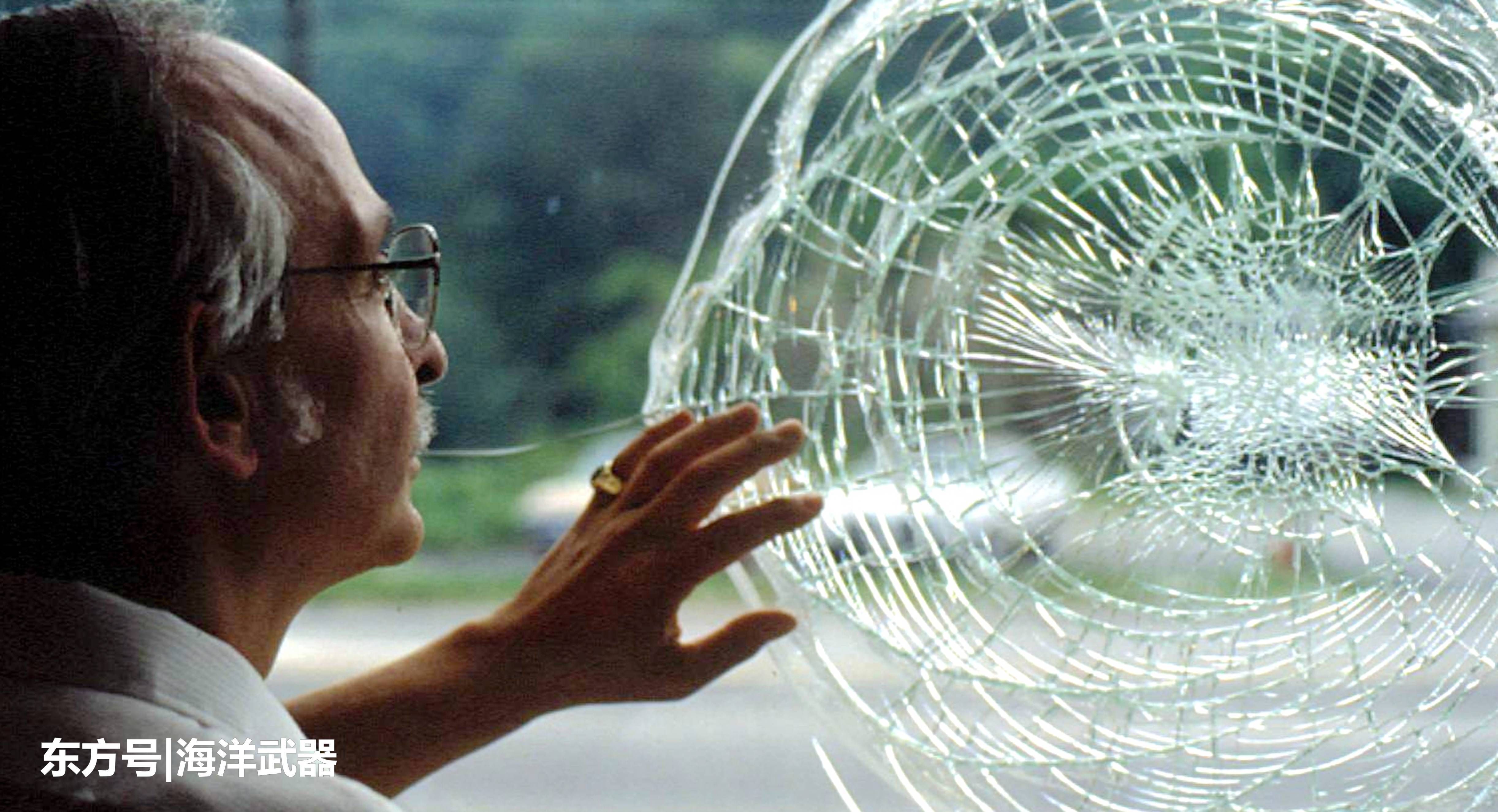 手枪零距离射击防弹玻璃到底会不会造成炸膛?