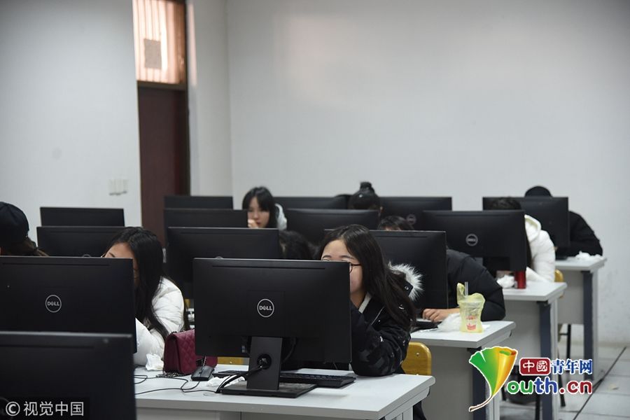 南京探秘高校电竞学院 不只是打打游戏而已