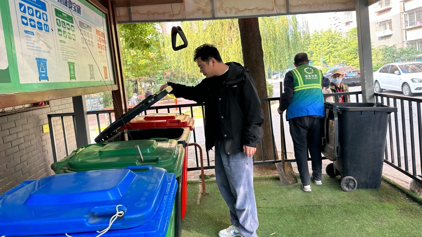 清源街道24个社区垃圾桶站迎体检功能颜值双提升